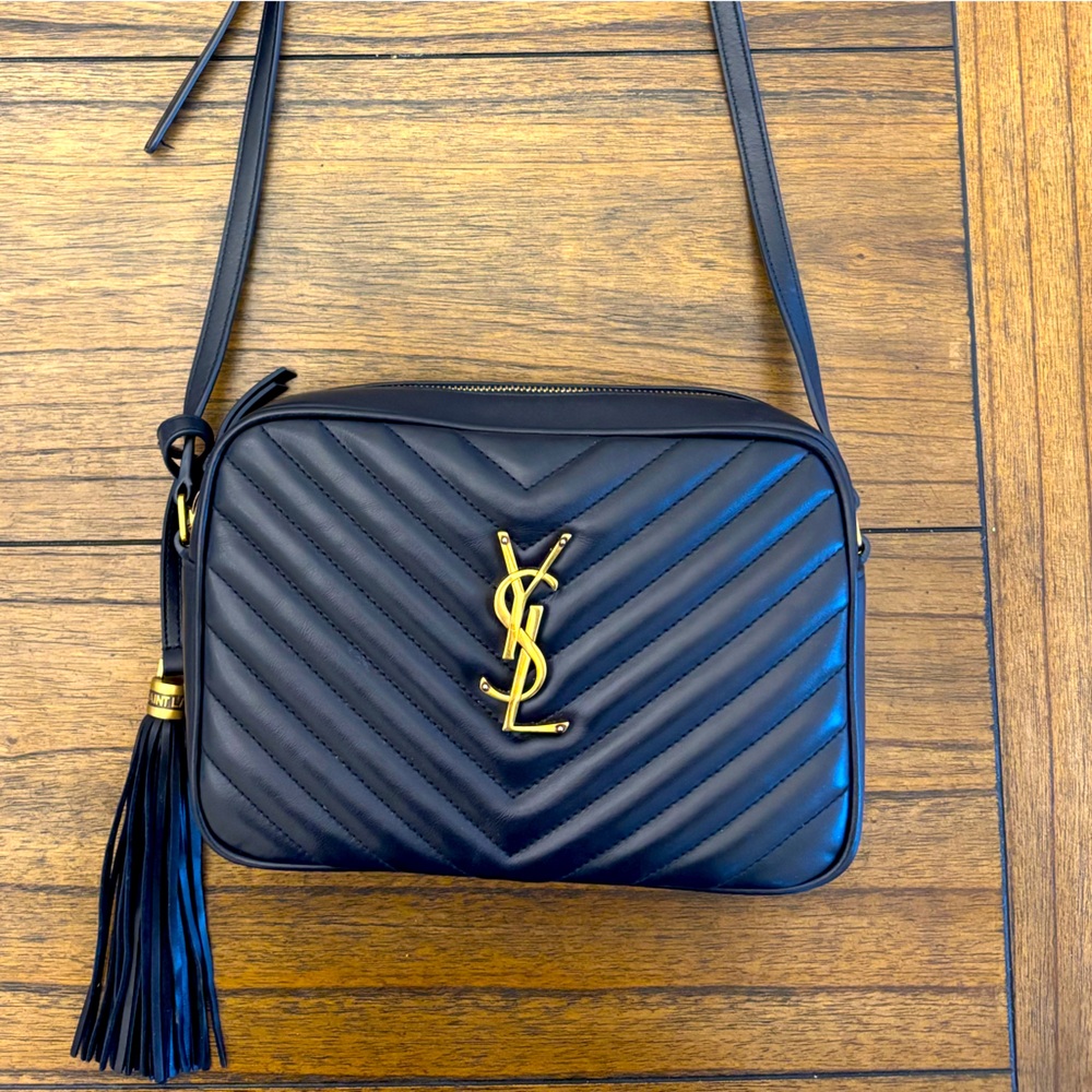 LOU CAMERA BAG IN QUILTED LEATHER
Deep Marine